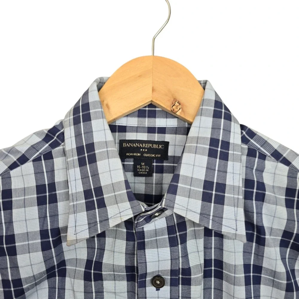 Banana Republic Dress Shirt Mens Medium 15-15.5 Button Blue Classic Non Iron‎